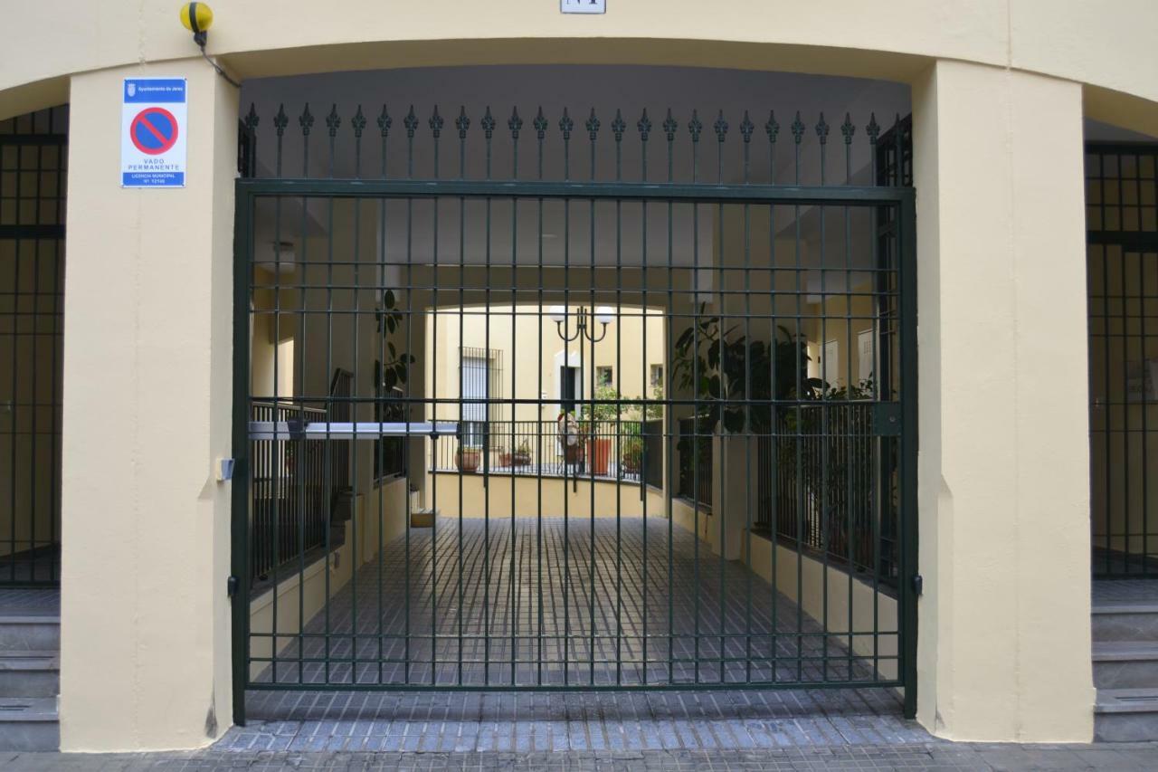 Sherryflat Alcazar - Parking Jerez de la Frontera Bagian luar foto