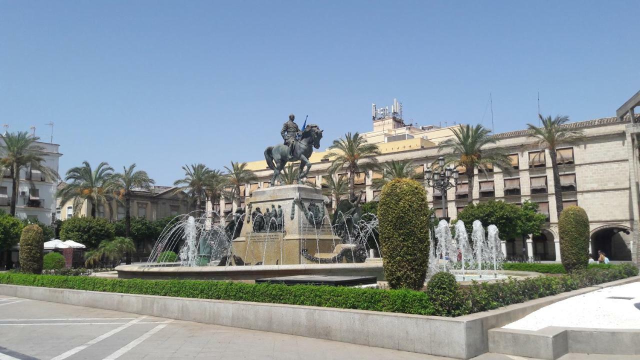 Sherryflat Alcazar - Parking Jerez de la Frontera Bagian luar foto