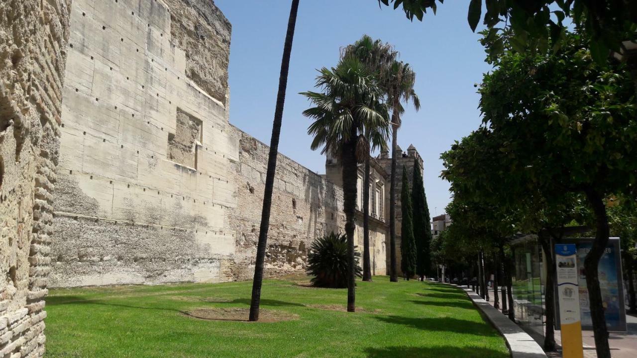 Sherryflat Alcazar - Parking Jerez de la Frontera Bagian luar foto