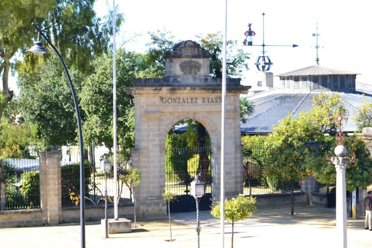 Sherryflat Alcazar - Parking Jerez de la Frontera Bagian luar foto
